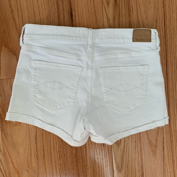 Abercrombie white denim shorts - Picture 3 of 3